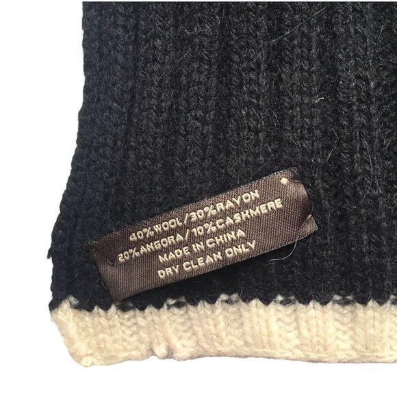 🔃Coach Signature Black Scarf - Picture 6 of 7